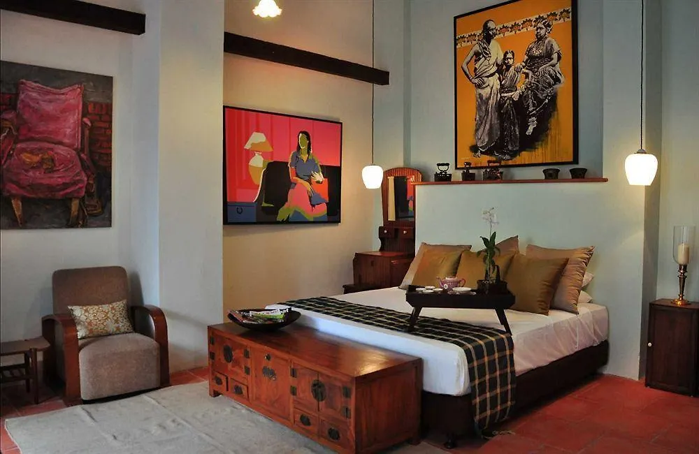 23 Love Lane Hotel George Town